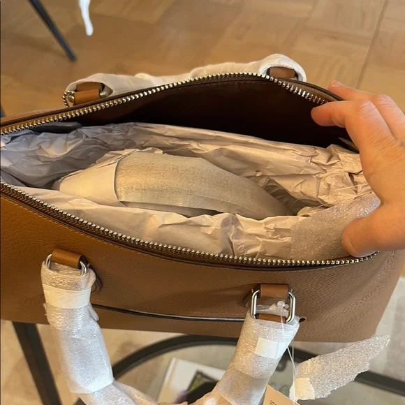 Coach Brown Satchel with Structured Design and High-Quality Leather - Picture 5 of 5